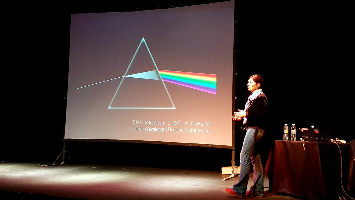 Andrea Reschini (<a href="/AMReschi/">Andrea Reschini</a>) de <a href="/wieargentina/">Women in Engineering (WIE) Argentina</a> nos sumerge en la capa cero de las comunicaciones ópticas. #opticfiber #laser #Telecommunications