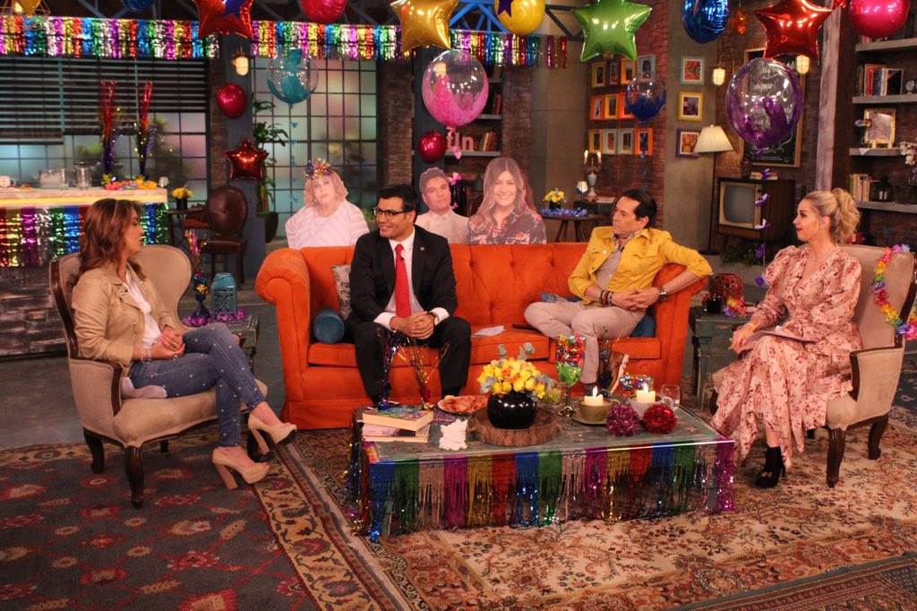 Ponle a #INtrusos 😍
Seguimos platicando con el presidente <a href="/andrespalacios1/">Andrés Palacios</a> 🤤😍