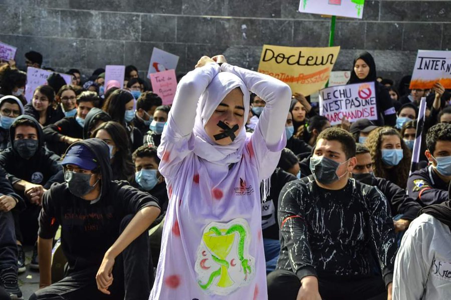 Adios04978528's tweet photo. Future Moroccan doctors are being harassed in savage ignorant ways, forced out of Campus. Our Professors are harrased, suspended. Our parents are investigated and suspended. We’re living in terror just for asking for our rights, a good free education!! #DoctorsUnderOppression https://t.co/GLEuPftFMd