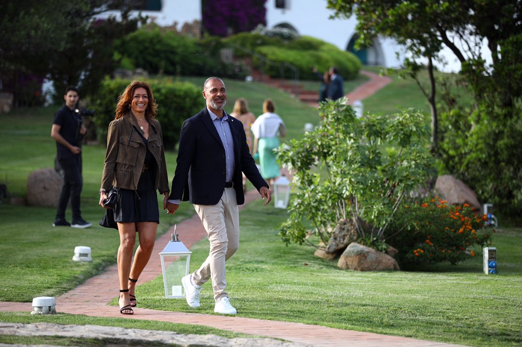 CSInvitational's tweet image. The beautiful couple @GullitR and Karin de Rooy arriving at @romazzinohotel for the welcome BBQ 😘

#CSI2019 #CostaSmeralda