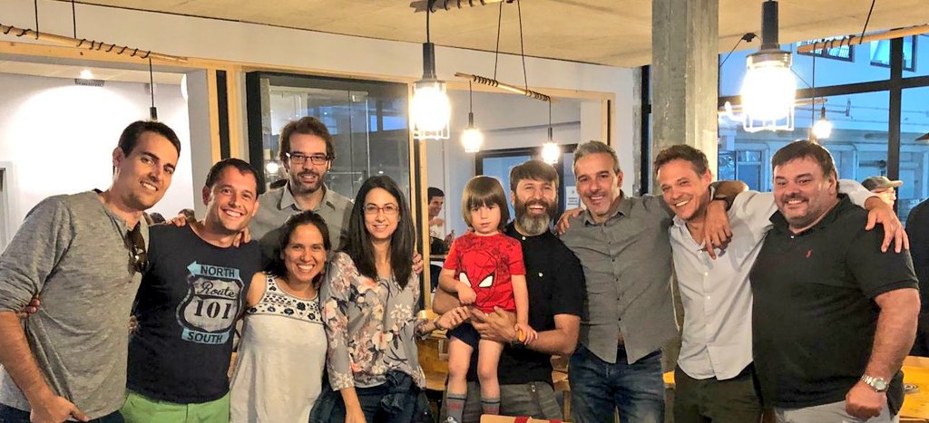 POR 8 RAZONES tweet media