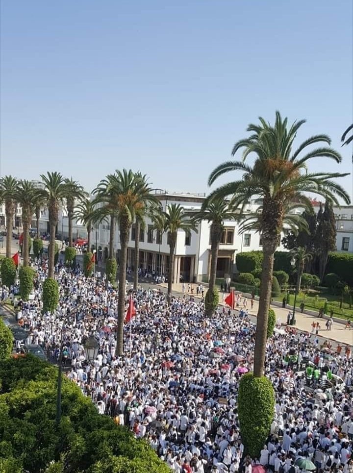 FejyouF's tweet photo. #DoctorsUnderOppression
Help Moroccan future doctors from their opressive minstries 😠 https://t.co/0ZWxHJrK8M