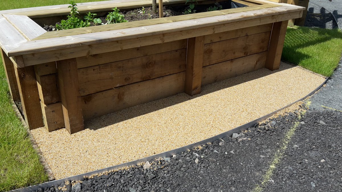 Couple of images of CED Castlecarys 1st ever Daltex Resin Bound job just started today by Root 1 West, looking forward to seeing it completed @CEDNaturalStone #resinboundaggregates