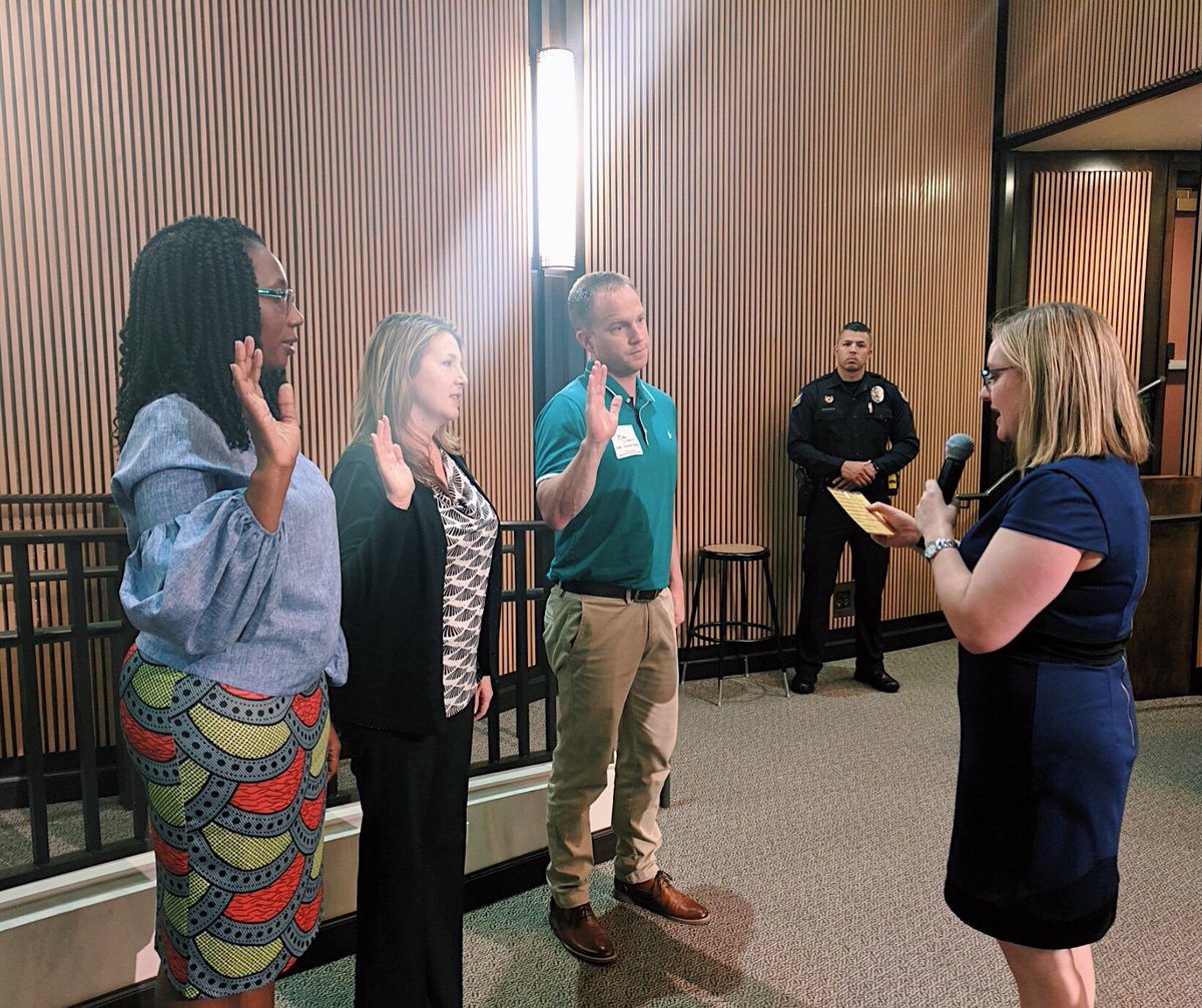 shateemd's tweet photo. Never a dull moment. Last week I was sworn in a Chair of the Women's Commission. This week supporting @MayorGallego at her Sate of the City address. #cityofphoenix #womenscommission https://t.co/s42ryUMTyu