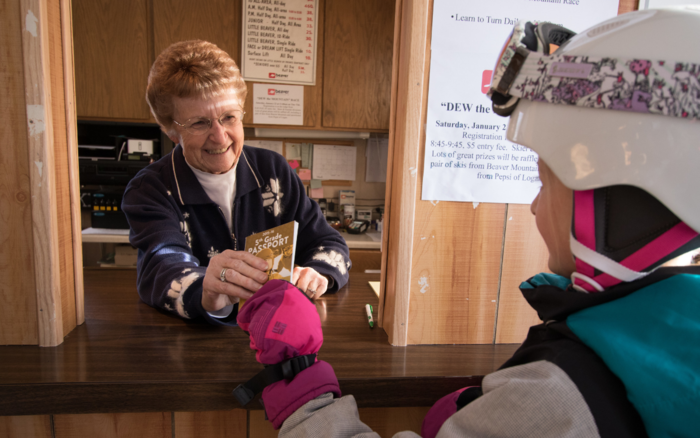 SkiUtah's tweet photo. Did you know that Beaver Mountain has been owned and operated by the same family, the Seeholzer's, for 72 years?! Expect to purchase your lift ticket from the lovely Marge Seeholzer everytime! #FunkyFactFriday
https://t.co/s76FRTCgTk https://t.co/Gzt6gpQIMr