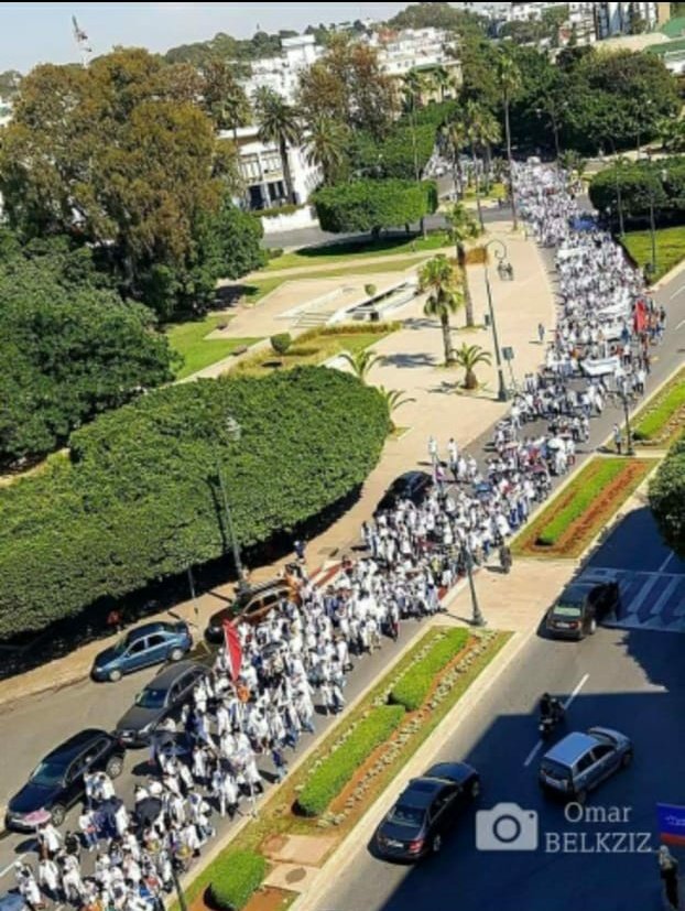 raniatq's tweet photo. Le medecin est toujours valorisé dans sa société or le gouvernement marocain a un autre avis.
 @FRANCE24 @OMSCentrafrique @moatazmatar 
 #DoctorsUnderOppression https://t.co/I4NtOaQMnl