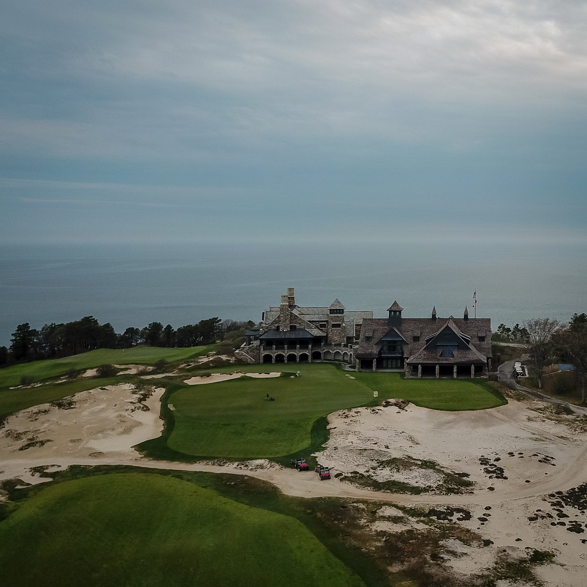 The Clubhouse at Friar's Head on the north fork of Long Island sits atop the bluff overlooking the Long Island Sound. It's a stunning finish to a top notch golf course. 

What's your favorite ⛳ Clubhouse? 

#GoForeIt #Top100 #clubhouses #golfcoursemarketing