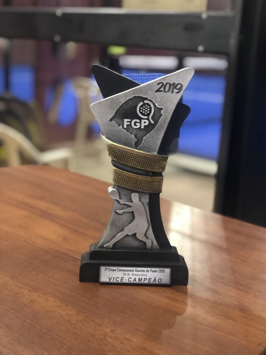 fedgauchapadel's tweet photo. Os mais cobiçados já estão esperando seus novos donos. Quem aí quer um desses? #padel #FGPemPOA https://t.co/dlrSTANHis