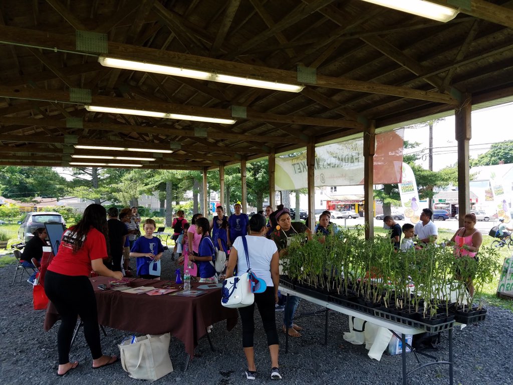NB_CFM's tweet photo. The 2019 New Brunswick Community Farmers Market is almost here! Next Saturday, June 22nd we will be celebrating the start of our 11th market season! Join us in enjoying family fun activities, live music, and plenty of fresh produce! See you soon! 🥬🌶🍊 https://t.co/ruIuBbS4rP