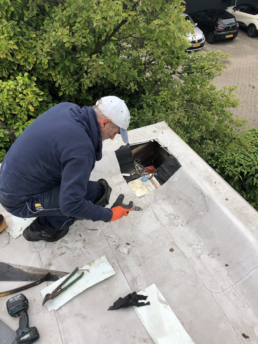 Een mooi moment: de officiële start van de bouw van onze nieuwe cleanroom in Uithoorn.