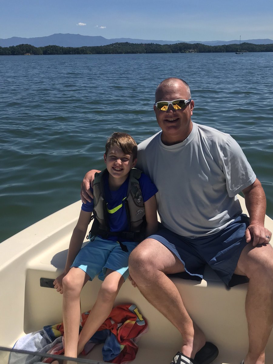 CoachLHammonds's tweet photo. Absolutely a beautiful afternoon on Douglas Lake!! #ZacklyRight https://t.co/w7WrycENJ3