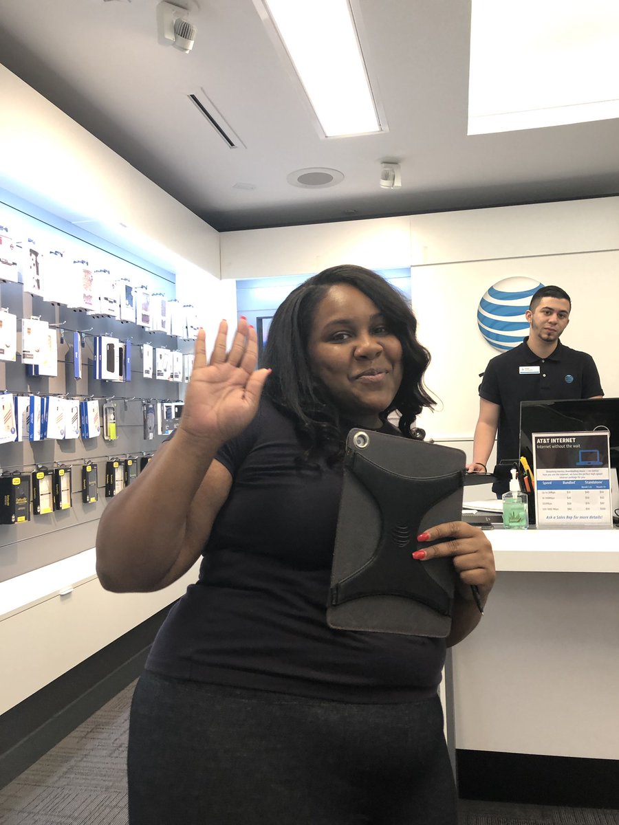 PattyWillis1's tweet image. Taylor @ATT Willowbrook, Houston ROCKS!!!! She goes above and beyond for her customers!!  #Amazingcustomerservice