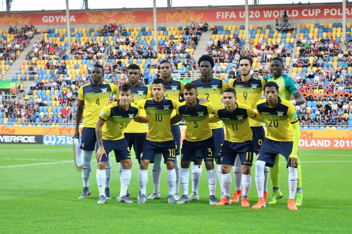 Somos una familia unida, este tercer lugar dedicamos a toda la afición de Ecuador, que todo se puede cuando nos proponemos #SisePuede #Trabajo #Esfuerzo #Humildad 🇪🇨⚽😉🇪🇨⚽🧤🧤 <a href="/FEFecuador/">FEF 🇪🇨</a>