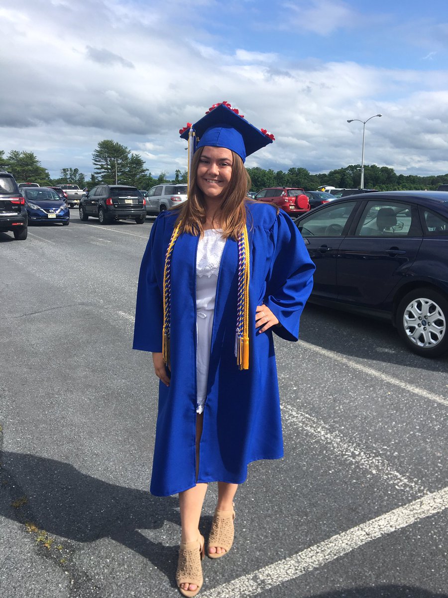 rcpitner's tweet image. GCIT Graduation ✔️ On to @RiderUniversity in the fall! So proud of my Allison!❤️❤️❤️