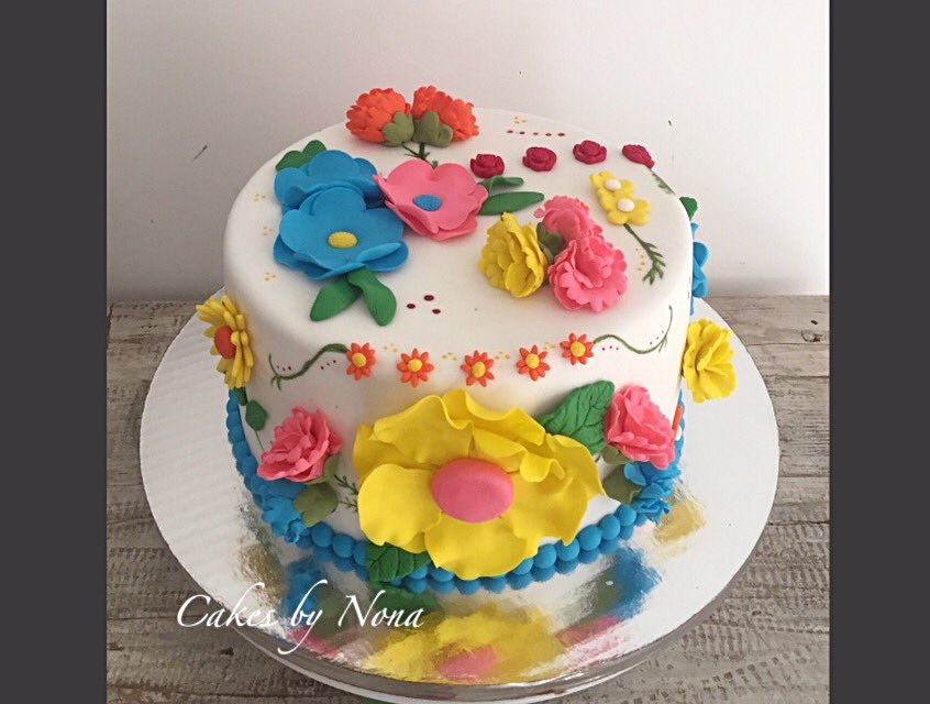 Cakesbynona's tweet photo. Mexican themed bday  cake #mexicancake #pastelmexicano #cakesbynona #cakedecorating #fondantcake #cakesbynonamex #fondantart #customcakes #bestcakes #losmejorespasteles #sugarflowers #colorfulcake #customizedcakes #pastelespersonalizados https://t.co/O1TxYet3UU