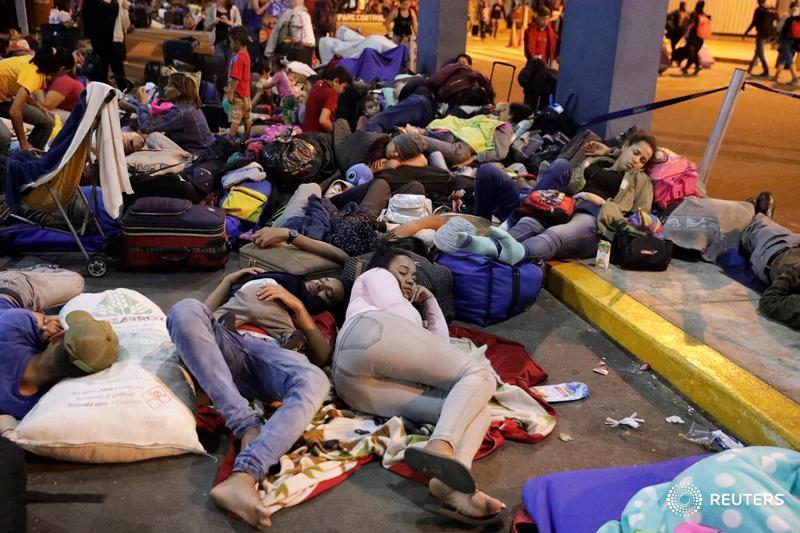 Resultado de imagen para mendigos migrantes venezuela