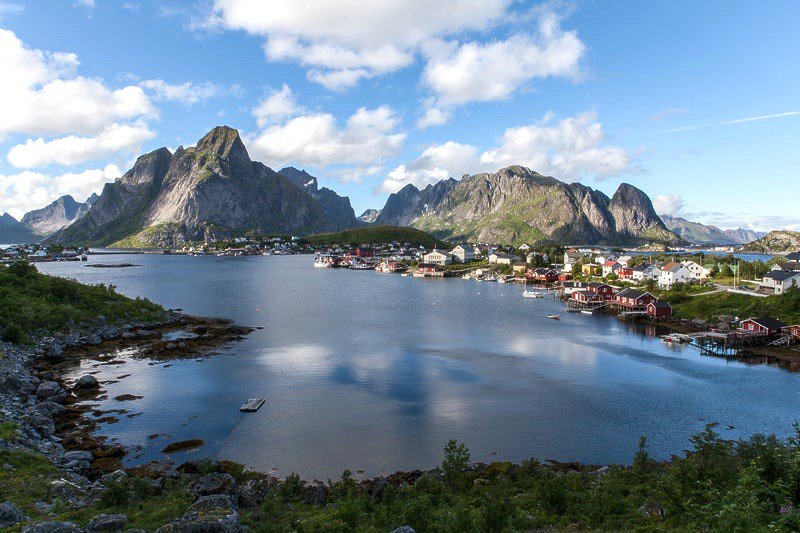 CrossNorway's tweet photo. Already planned your summer? Can i tempt with norway...
#hike #the #mountains #of #Norway 
#AcrossNorway #happy #nature #projectweekHH #sun #extreme #fjords https://t.co/t301GVdTW8
