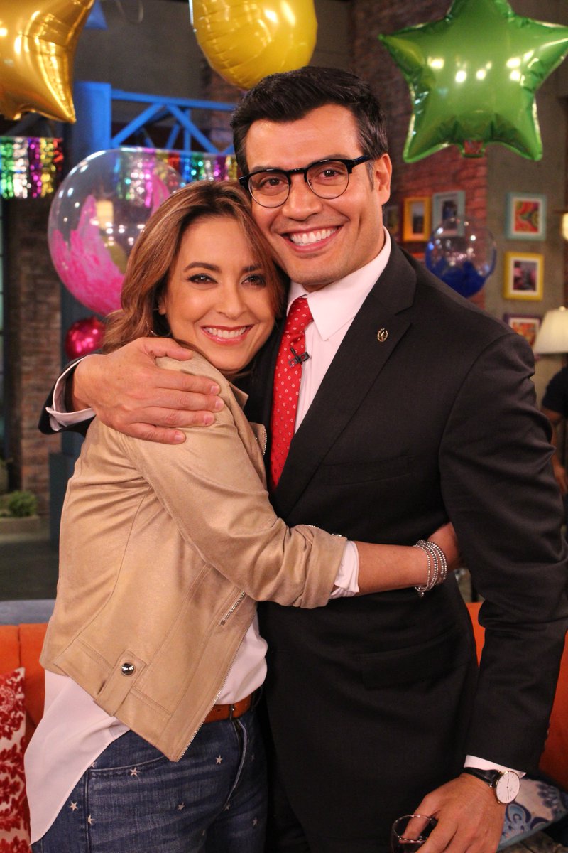 Gracias al guapo <a href="/andrespalacios1/">Andrés Palacios</a> por acompañarnos esta tarde 😍
El mayor de los éxitos en #LaUsurpadora ☺️