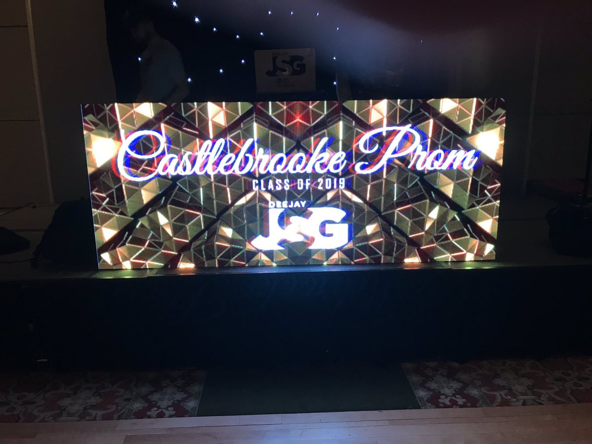 A big Congratulations to our Castlebrooke Grads!! <a href="/castlebrookess/">CastlebrookeSS</a> <a href="/QHoppie/">Rasulan Q Hoppie</a> <a href="/Gilesteach/">Hilary Giles</a> <a href="/angela_adekunle/">Angela Ayeni</a> <a href="/DragonsCouncil/">Castlebrooke SAC</a>