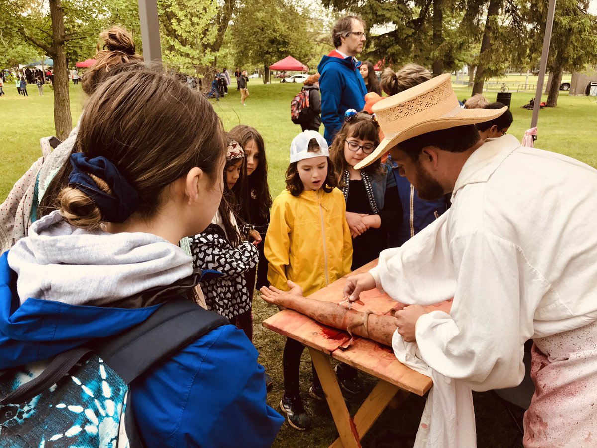 kristy_kddthwt's tweet photo. Celebrating Kingston as the first capital of the Dominion of Canada and learning about life in 1867. #denistry #medicine #art #ygk #FirstCapitalDay #Kingston https://t.co/JBbRKgFKSu