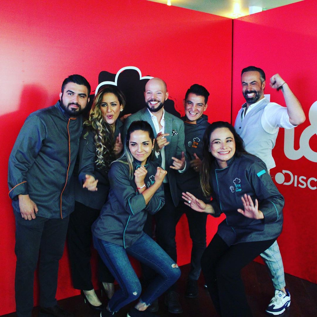 Arenitas_FC's tweet photo. @Carlos_ArenasTv + #Foticos 📷 #CarlosArenas y #LosChef te esperan el Domingo 23 de Junio a 7:00 p.m. en #OyeAlChef por el 3.1 de #ImagenTelevisión #Estreno #2temporada #OyeAlChef https://t.co/4mk2eVzo2s
