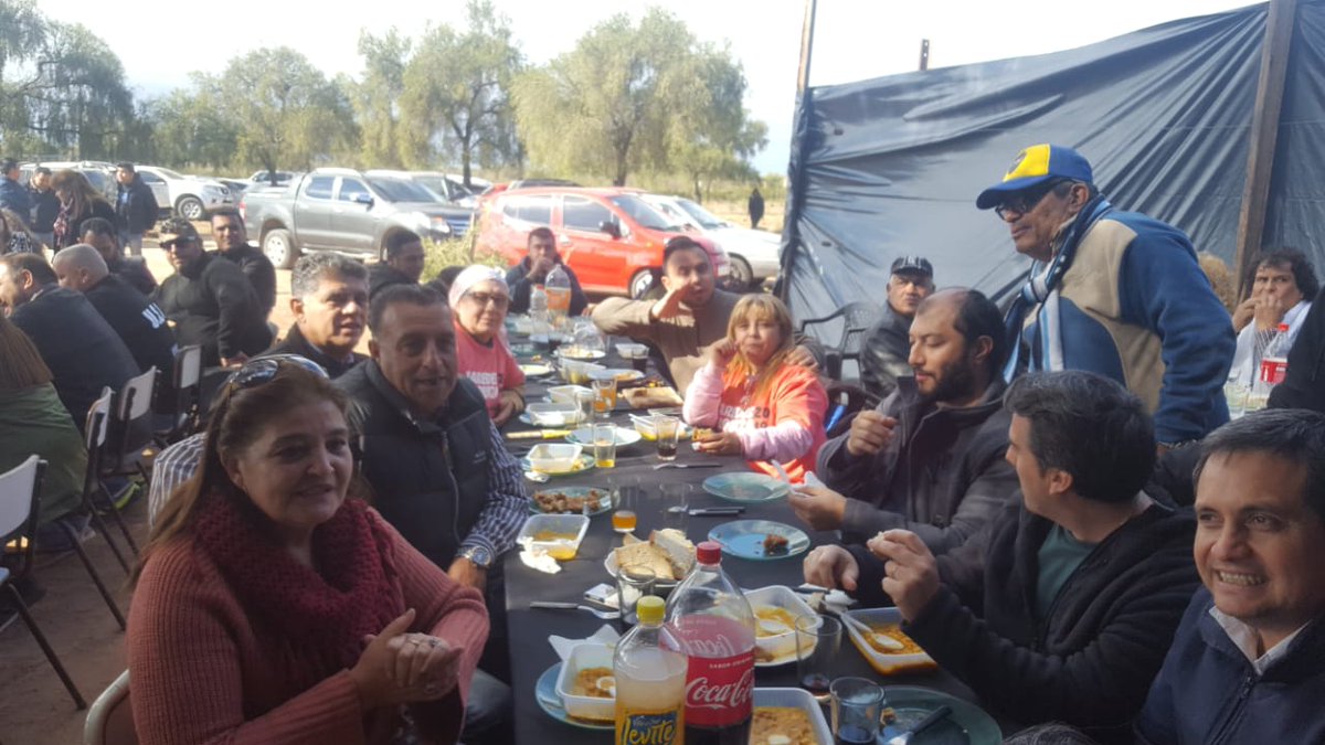 LaSolanoLima's tweet photo. Militancia peronista pura, se entrena para el lanzamiento del Justicialismo Republicano en la Provincia de La Rioja. Muchos vendrán el 28 a Parque Norte para respaldar a  @MiguelPichetto  @ParedesUrquiza #MacriPichetto2019 https://t.co/svMUGblb85