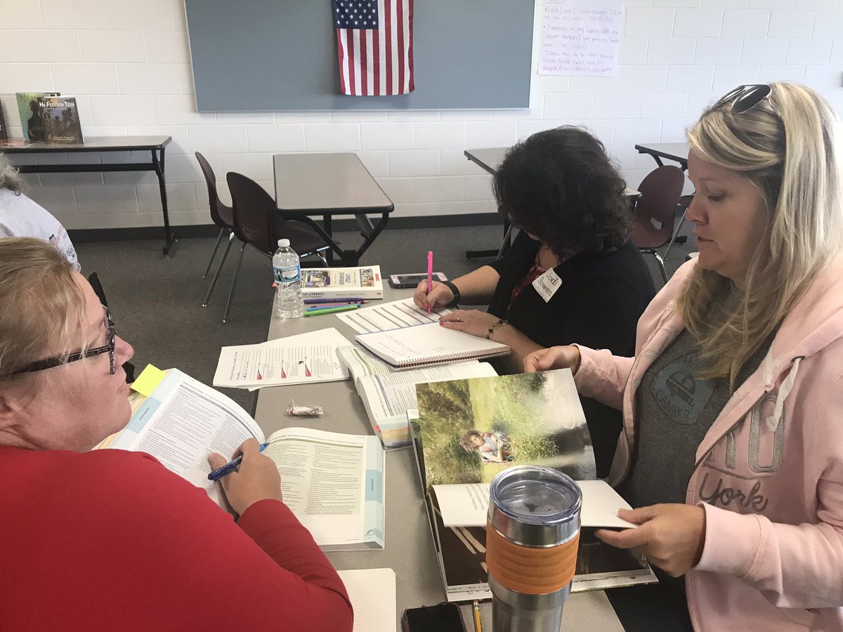 wendytheteacher's tweet photo. Teachers 👩🏼🏫 👨🏻🏫 who commit to summer learning are my heroes! #responsiveliteracy #teacherslearn #pd #literacy https://t.co/esIoJ2Ks3S