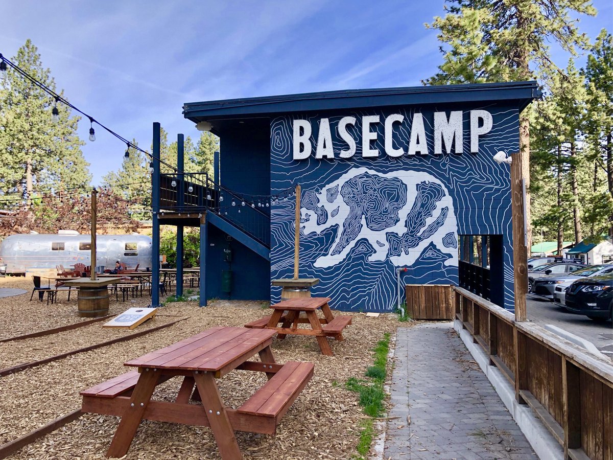 ModTrav's tweet image. Look at this cool Lake Tahoe hotel! Captures the mood perfectly. #basecamphotel #southlaketahoe @TahoeSouth