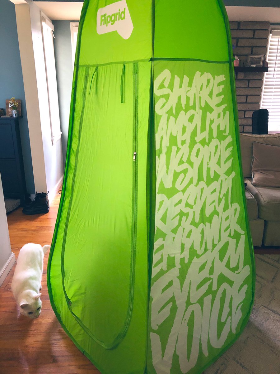 happy2teachK's tweet photo. So excited. Look what showed up at my tiny little house today! Can’t believe I won the FlipGrid Voice Pod. Thank you!!!! @Flipgrid #FlipgridFever #TeacherAppreciation https://t.co/RoAw7wRzNM