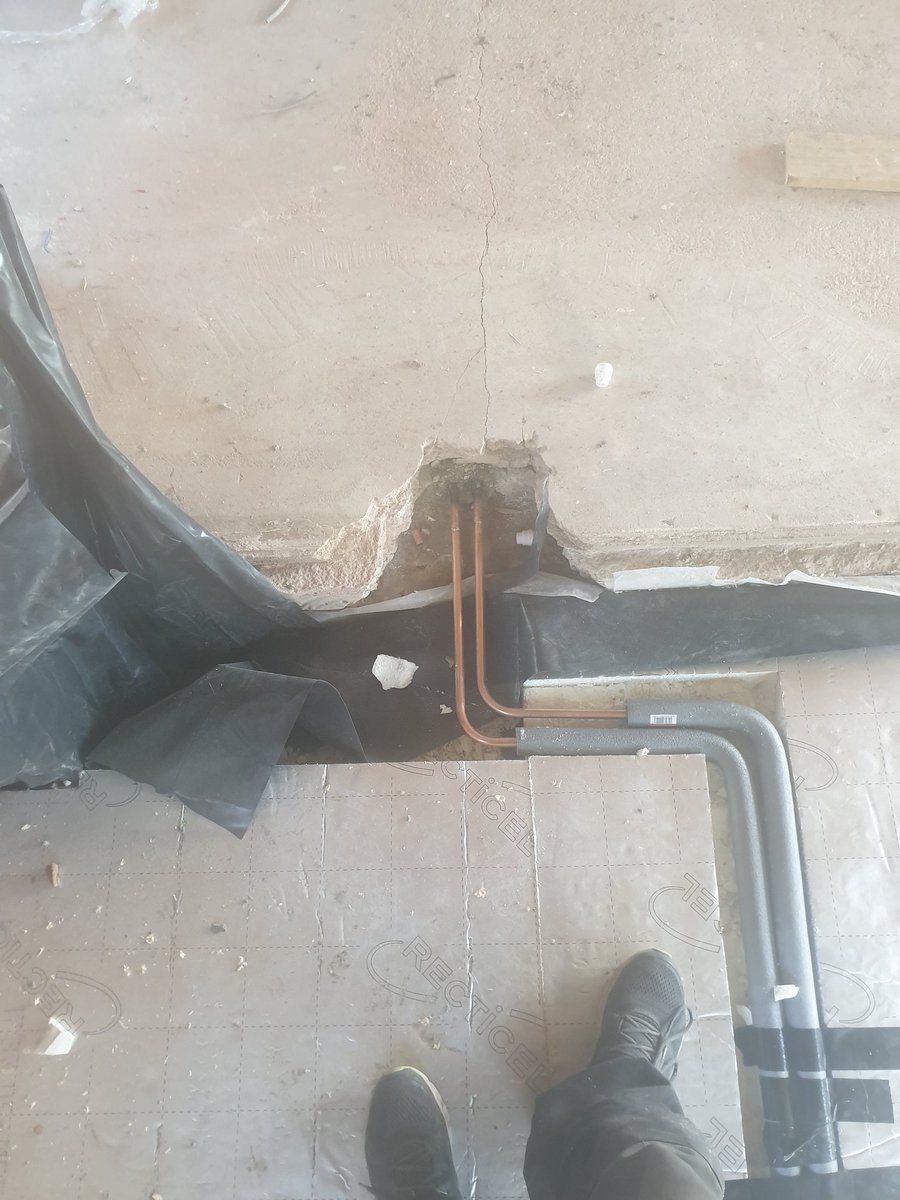 pointersheating's tweet photo. Just a little bit of what I have been doing this week. Ready for the new floor screed https://t.co/j7qzQ9nBp8