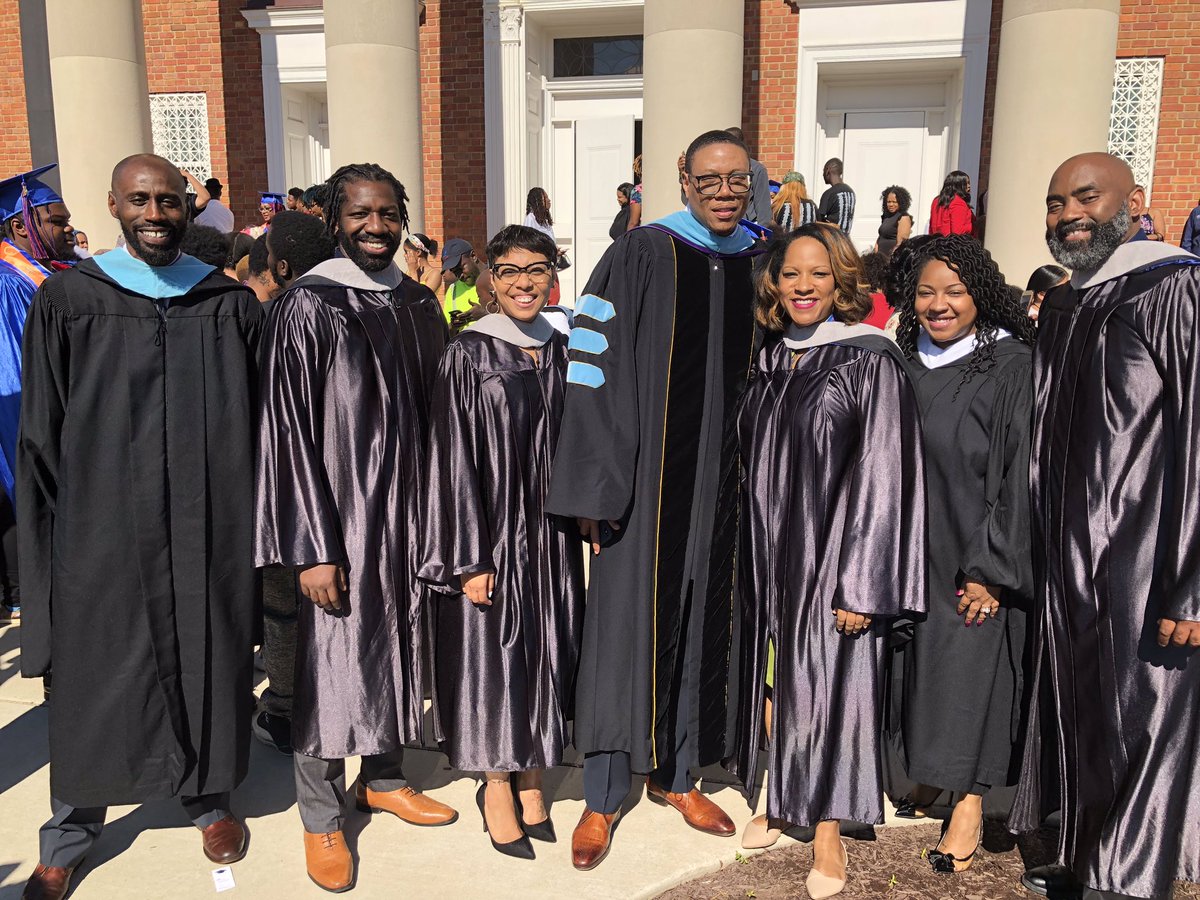 The RSTAY Leadership team along with @DCPSChancellor and @KristenDHopkins congratulates the class of 2019!! We are so proud of you all and we are excited about your future!!! #Classof2019 #STAYREADY  @dcpublicschools #DOM #DCPSRISING @DCCollegeCareer