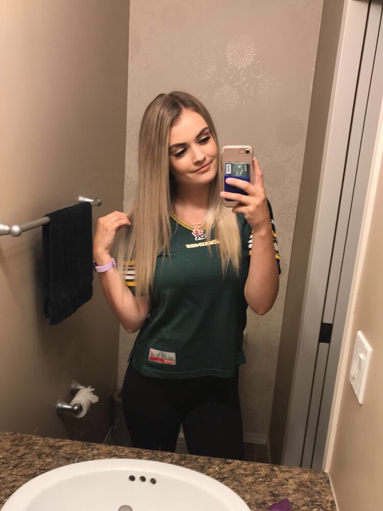 principesstess's tweet image. last eskies game for a while ☹️ what is work life. #goesksgo