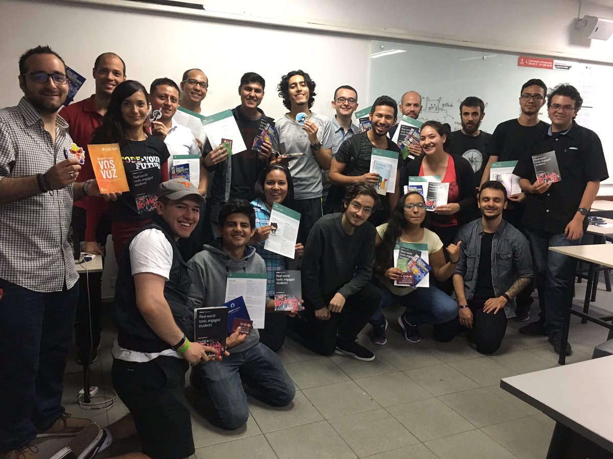 xacarana's tweet image. Rematamos #codingwithfriends con el taller de @GitHubEducation y la charla de @DmenteComunidad estamos en el auditorio Ignacio Vieira @upbcolombia