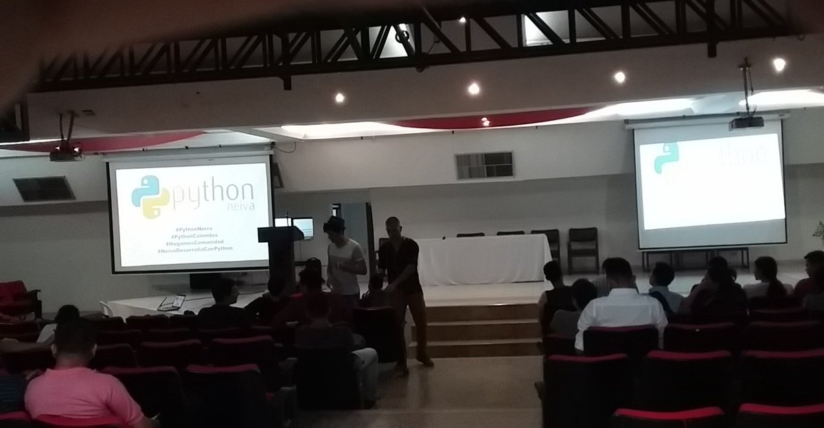 Katerin_Perdom's tweet image. Ya vamos llenando el auditorio Olga Tony en la @USCOoficial , primer meetup de @pythonneiva @ColombiaPython #PythonNeiva #PythonColombia #HagamosComunidad #NeivaDesarrollaConPython