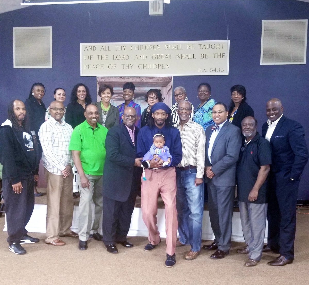 MrMentorSteve's tweet photo. Grateful for another succesful year of service in #Chicago's South Side, &amp; for quality time w/Dr. @NnekaTapia and our beloved community.🖤🙏🏾

Blessing on...

#CARESMentoring #HarlanRising  #HarveyMemorialChurch #healingcentered #traumaengaged #CommunityBuilding #ChicagoBeyond https://t.co/w9M8BVPOKI