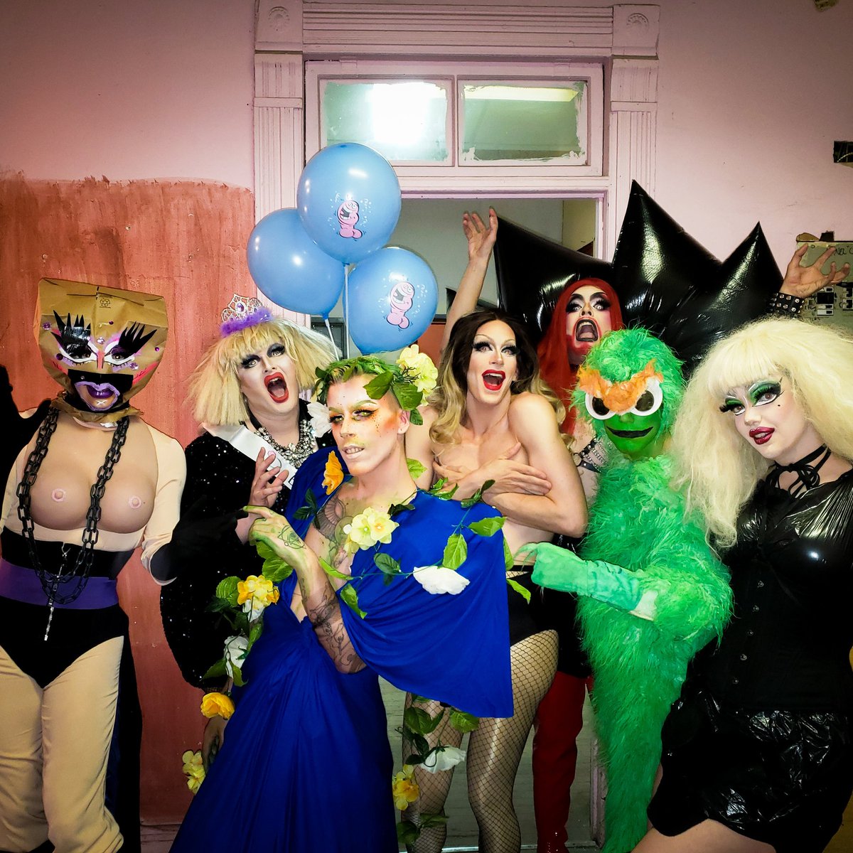 Mx Queerdo cast being trashy! Catch us tonight at 10pm. Cafe Cleos! 

Theme tonight is... EAT THE RICH! 
#mxqmtl #fringebuzz