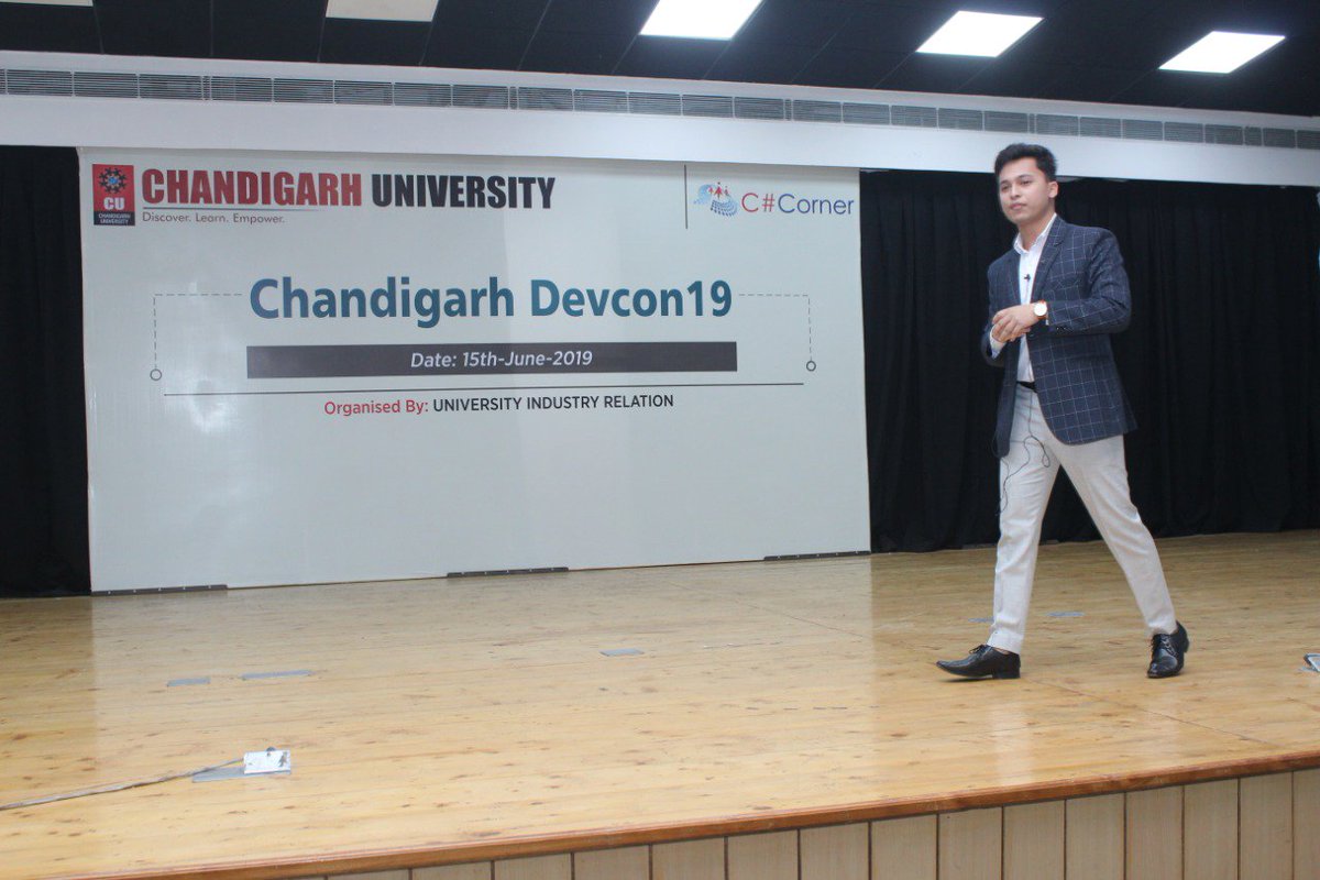 CsharpCorner's tweet image. .@CsharpCorner #ChdDevcon19 kicked off with Introduction by @codewithsimon at @Chandigarh_uni. bit.ly/31xK39h cc @dbeniwal21 @gpsingh6611