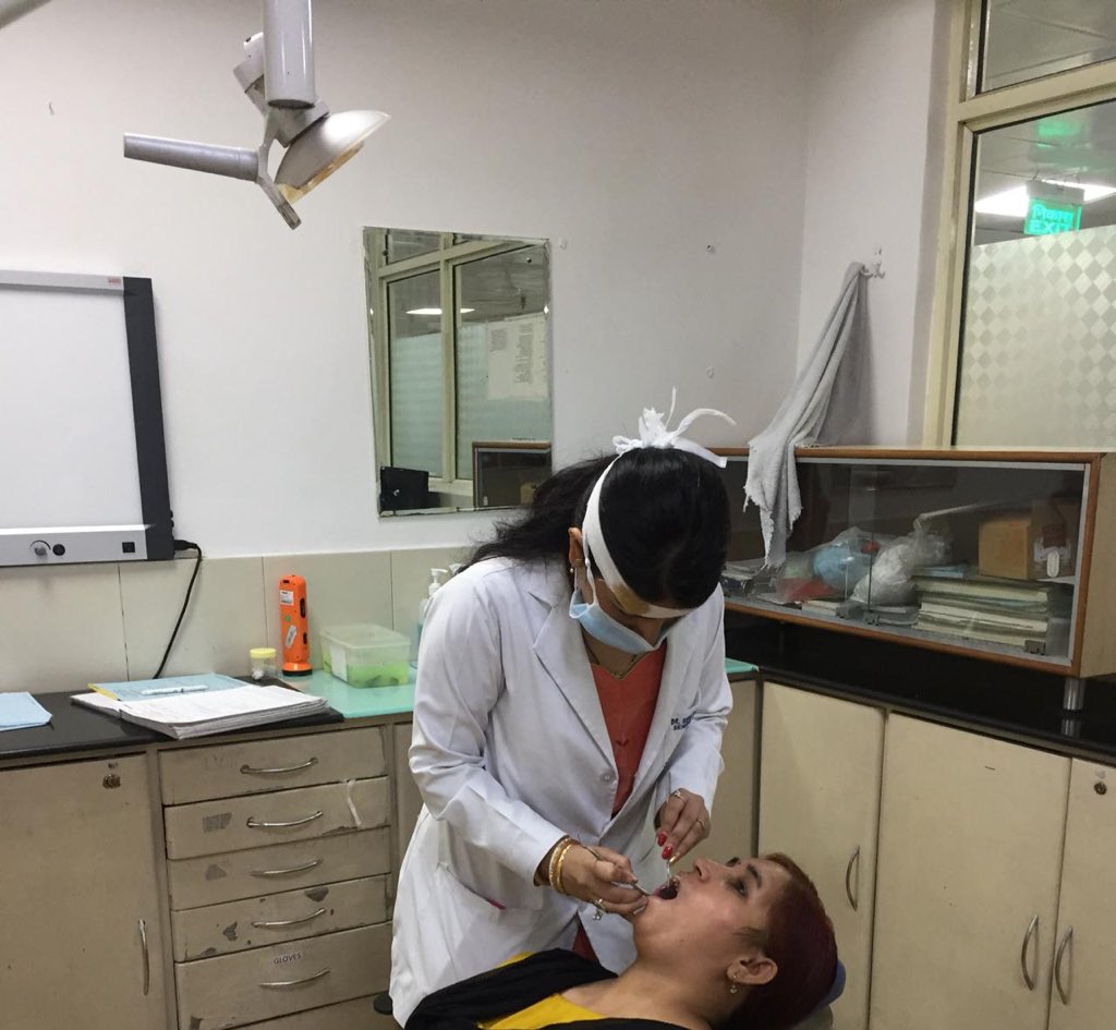 AIIMSRDA's tweet image. All doctors are attending to their duties in OPD, OTs, wards and emergency at AIIMS New Delhi.. we support NRSMCH as we wear black badges/bandages while we fulfill our duties.. @drugtoday @cnnbrk @aajtak @ndtvindia @drharshvardhan  @PMOIndia