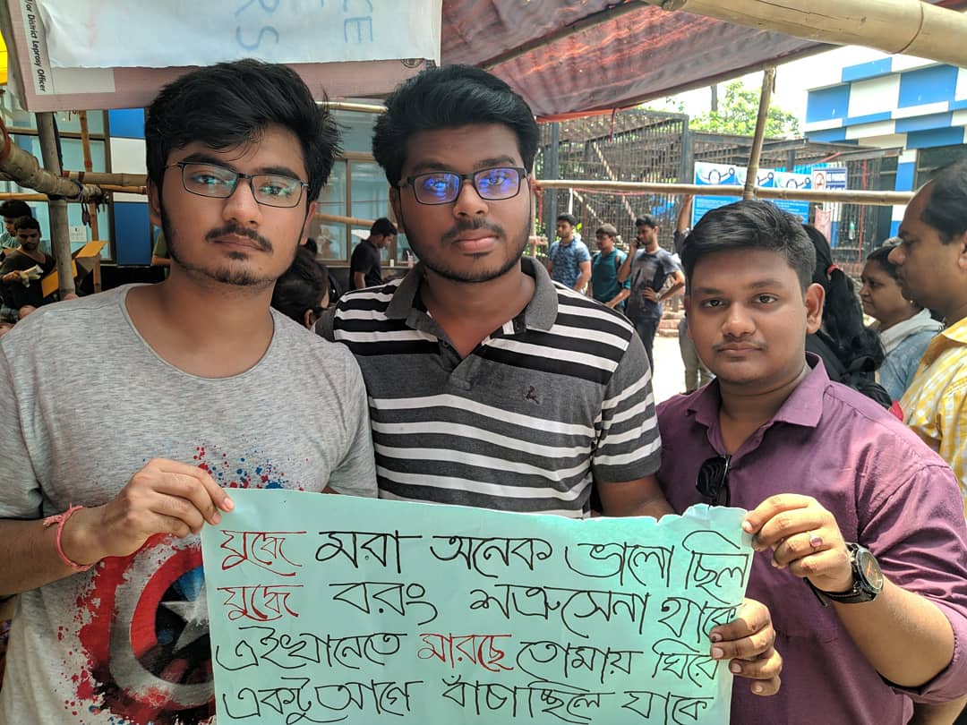 drabhinabapal7's tweet photo. We want JUSTICE !
#medicosunited
#standwithnrs 
#SAVETHESAVIOUR https://t.co/hHyjd86XOc