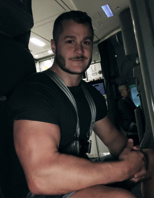 Back in Indiana ! A very long day! https://t.co/OVpvbiTex5<a href="/tag/greatestshowman"class="tags"><span>#greatestshowman</span></a>