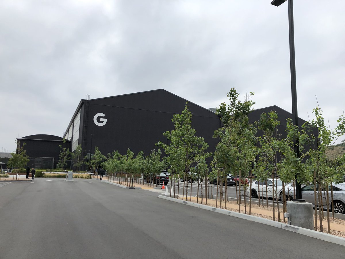 Great insights on the value of and how to build strong CMO-CFO relationship! #B2Bintheblack thanks for an awesome day! super cool #Google Offices in the old Howard Hughes airplane hangar!