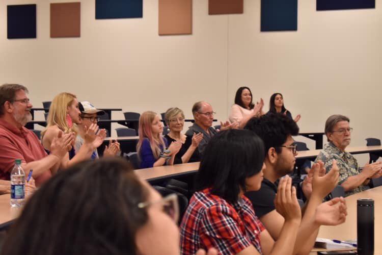 CaptMarkKelly's tweet image. Thank you #LD19 for the warm welcome at La Joya Community HS. Great conversation about how to improve our health care system to ensure Arizonans have coverage they can afford. #ForArizona