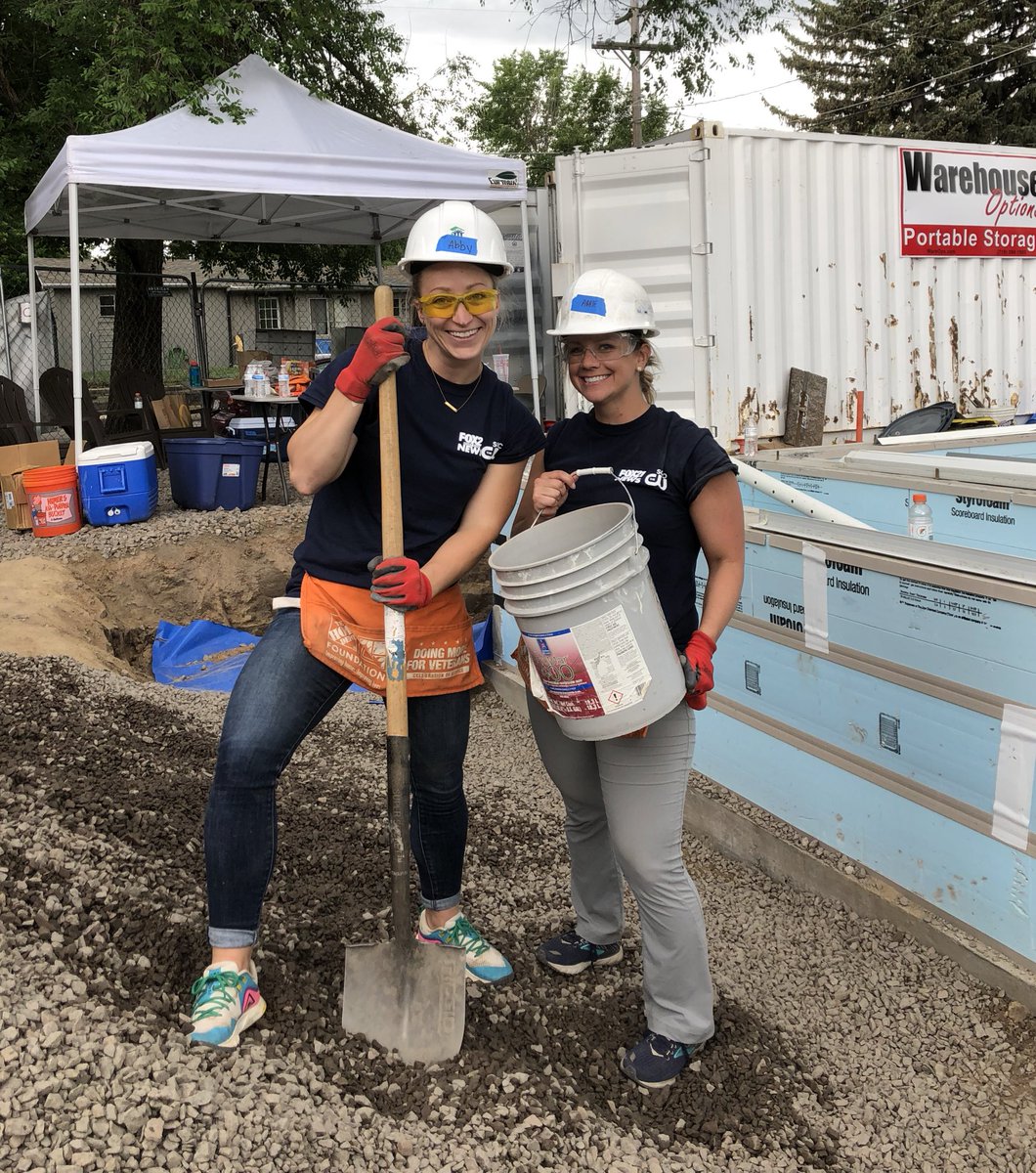 AbbieBurke21's tweet photo. Custom buckets by Abby/ies 😂 Working hard and giving back with @pphabitat #NexstarNation #NexstarCares #sweatequity #somanyrocks https://t.co/bkKV5OSAxG