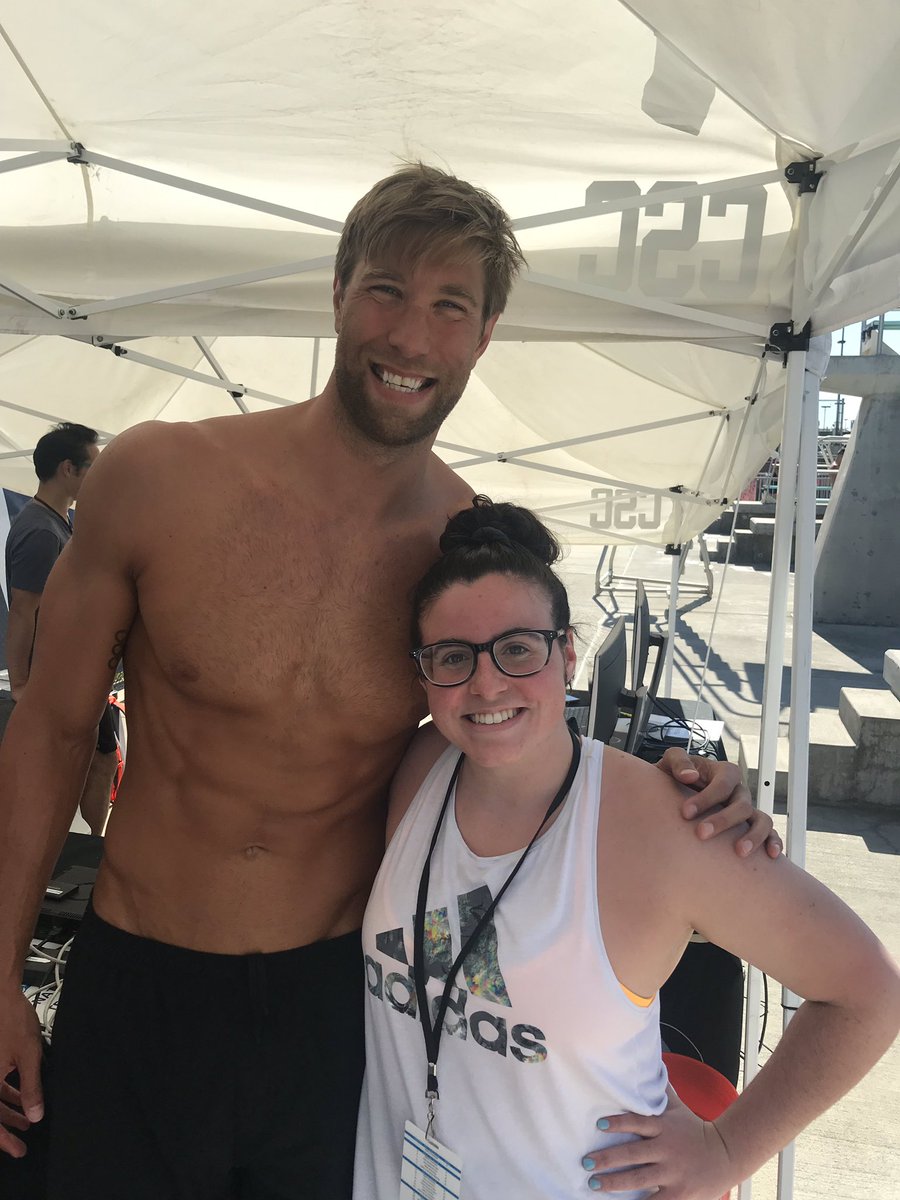 ESUSWIM's tweet photo. Rising junior, Julia Harnish, had the opportunity to volunteer at the Clovis Pro Swim Series! She had the chance to meet Olympian and American backstroke great, Matt Grevers.  🥇🏊‍♂️🇺🇸 https://t.co/N8wSOQkwpz