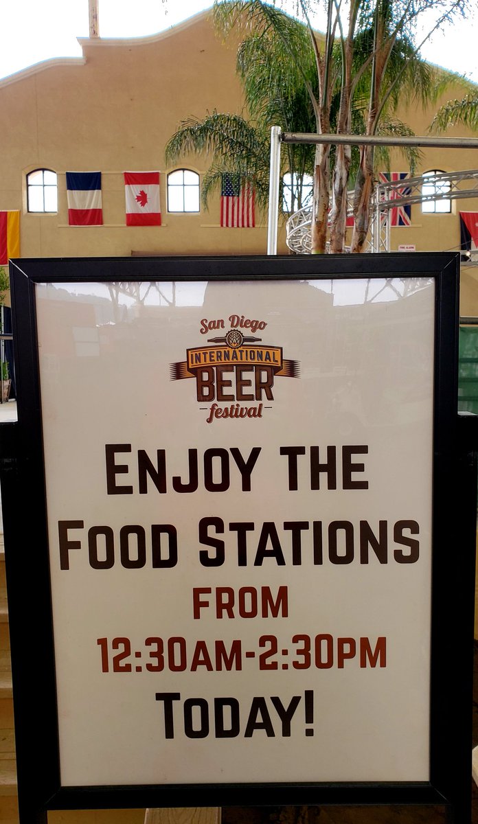 DJBlount25's tweet photo. Anyone notice anything odd?
#SanDiegoCountyFair
#OzSome https://t.co/iazMH8vfN8