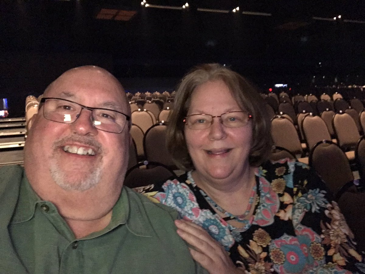 KGAFRadio's tweet photo. Ready to get Footloose with Kenny Loggins.  #WinstarLive https://t.co/Qr25qr7IYq