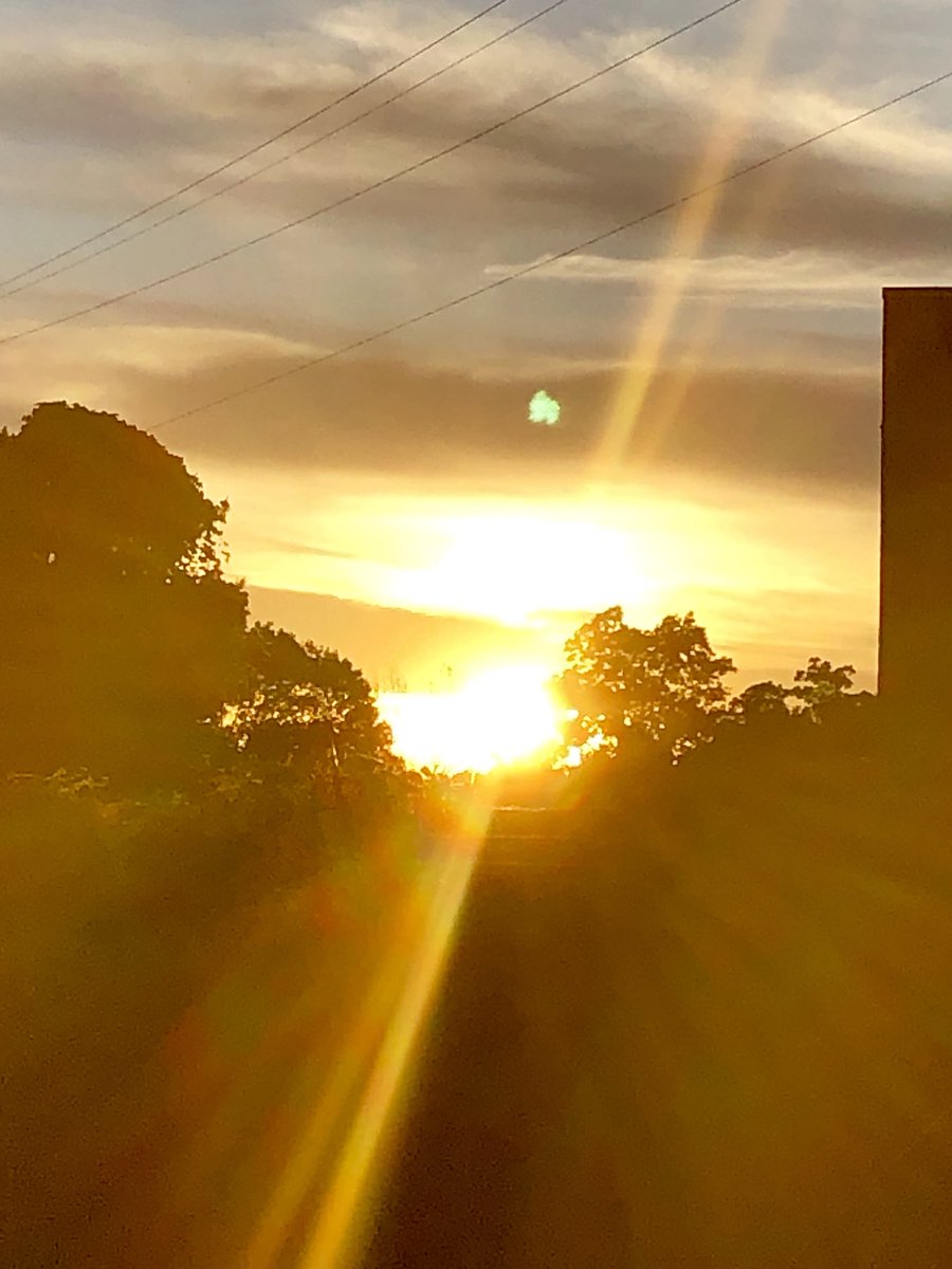 KatieRParham's tweet photo. Ran 10 #AngelRays miles. #AngelsWatchingOverMe “Go outside and turn your attention to the many miracles around you.” Wayne Dyer #EveryRunnerHasAReason #IHaveMany #GratefulForTheGift https://t.co/57jy2Dge7b