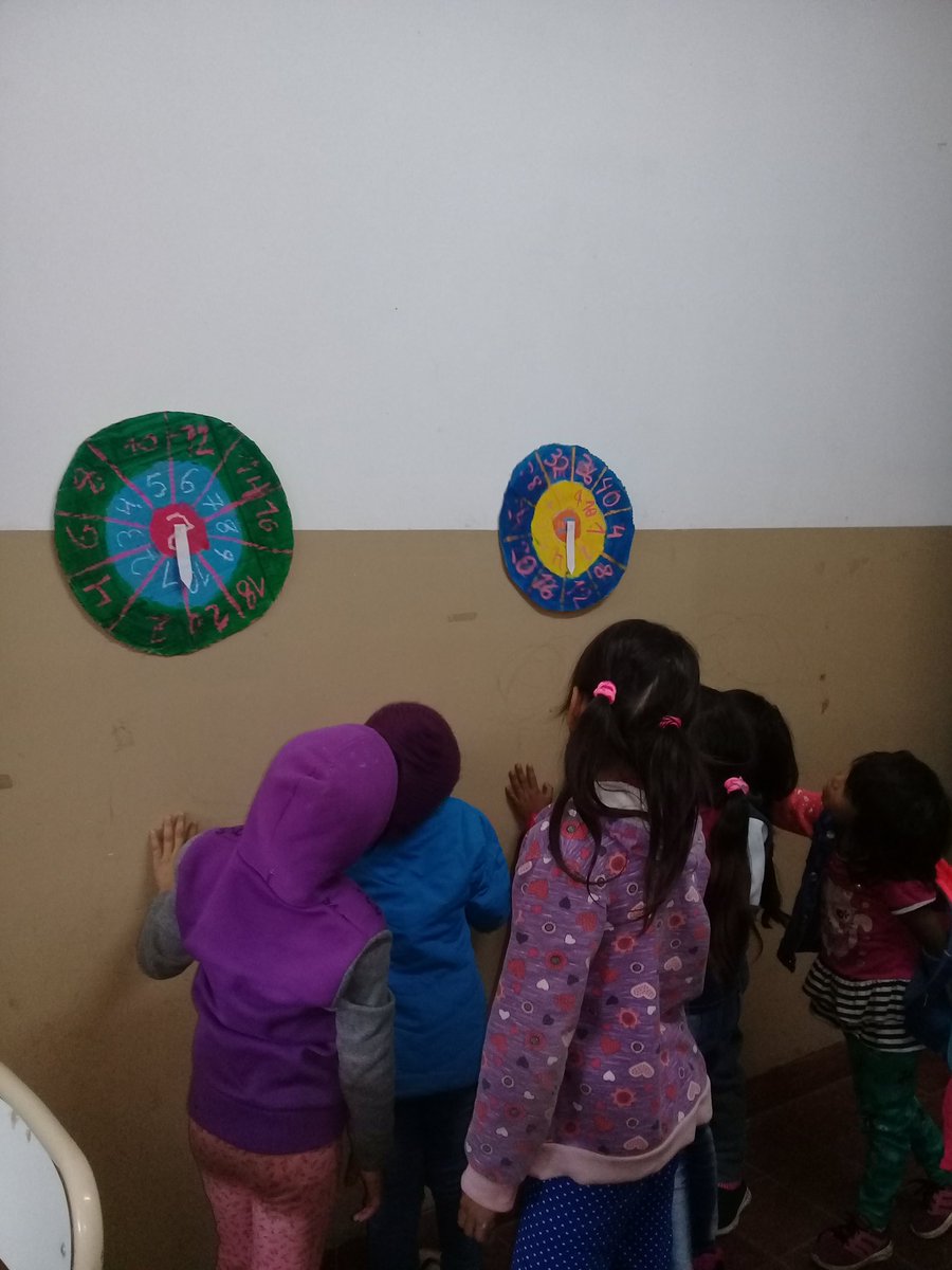 Valegu1985's tweet photo. #CAIenSaltaATR #CAI16lapacho1tartagal #PolíticasSocioeducativas #MMCCCAI16 TALLER DE RECICLADO: RUEDA DE LAS TABLAS. @Jesusig94 @AlancayDel @Alfaro11Mariel @artydance23 @UrtubeyJM @patriciapinasco https://t.co/DCuANj868Y