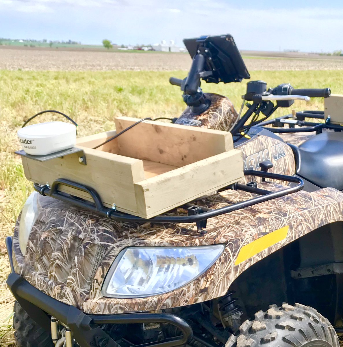 ChannelSeedNIL's tweet image. Mapping a @ChannelSeed Plot has never been easier, thanks to @FieldView and the Map Anything Kit. The kit is controlled through the @FieldViewCab App and works great! @climatecorp #MapAnything #plant19