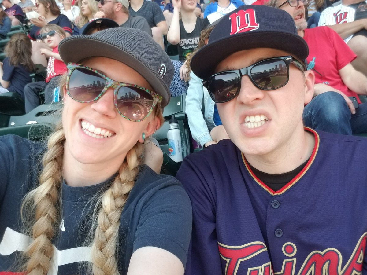 M_trenchyy's tweet photo. #twinspics https://t.co/IKS2aEsO97
